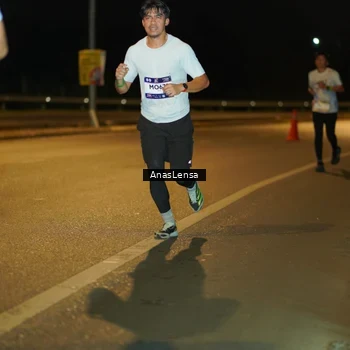 Runner Photo 7697000