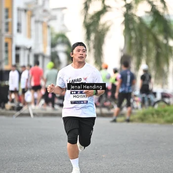 Runner Photo 7697360