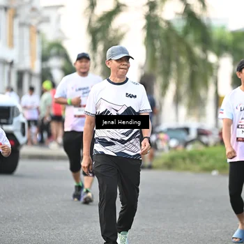 Runner Photo 7697428
