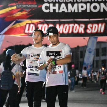Runner Photo 7697435