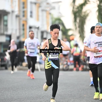 Runner Photo 7697659