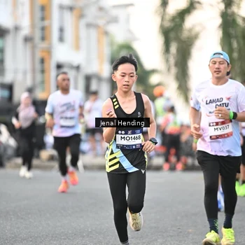 Runner Photo 7697660