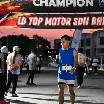 Runner Photo 7697679