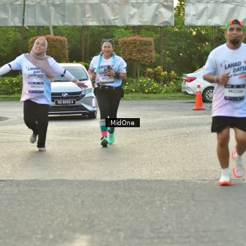 Runner Photo 7697803