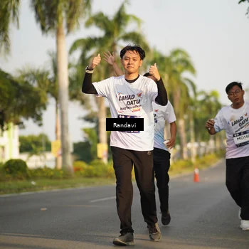 Runner Photo 7697863