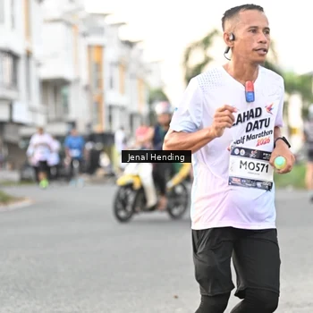 Runner Photo 7697875
