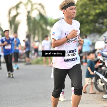 Runner Photo 7697893
