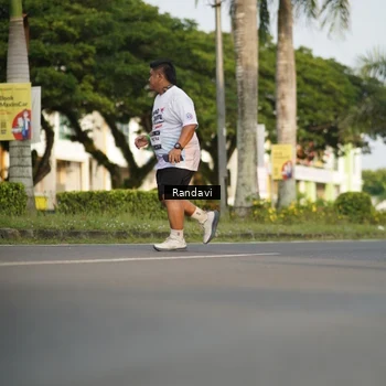 Runner Photo 7697894