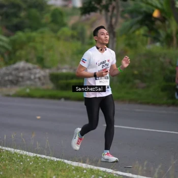 Runner Photo 7697945