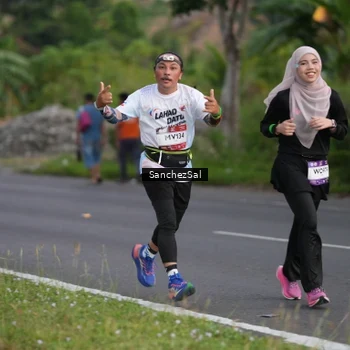Runner Photo 7697970