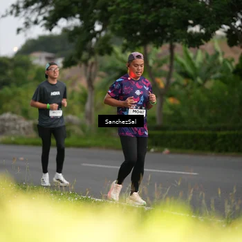 Runner Photo 7698008