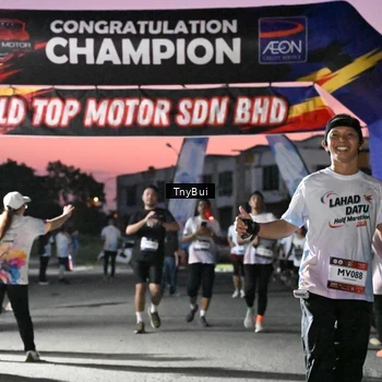 Runner Photo 7698021