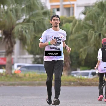 Runner Photo 7698036