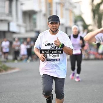 Runner Photo 7698047