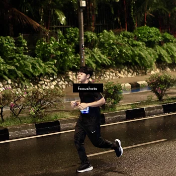 Runner Photo 7698054
