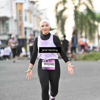 Runner Photo 7698057