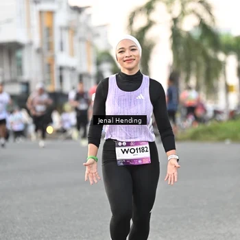 Runner Photo 7698060