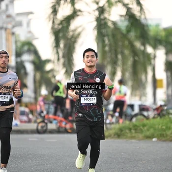 Runner Photo 7698065