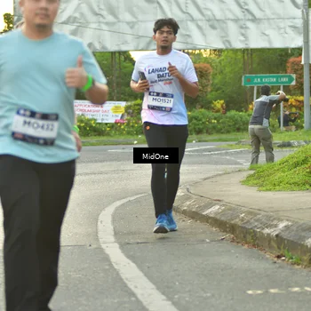 Runner Photo 7698073