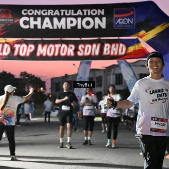 Runner Photo 7698074