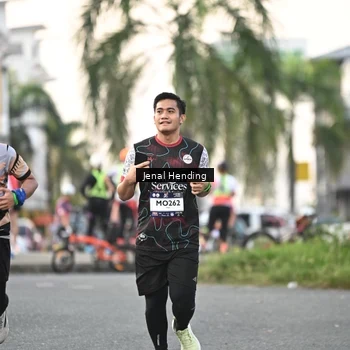 Runner Photo 7698076