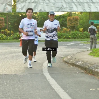 Runner Photo 7698080