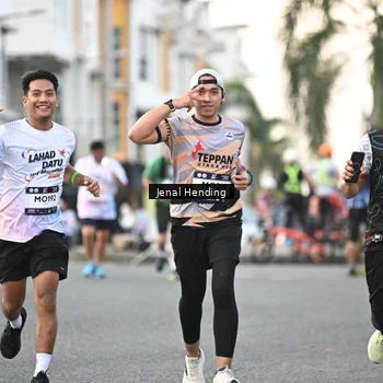 Runner Photo 7698083