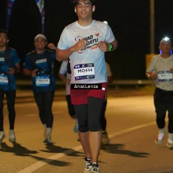 Runner Photo 7698122