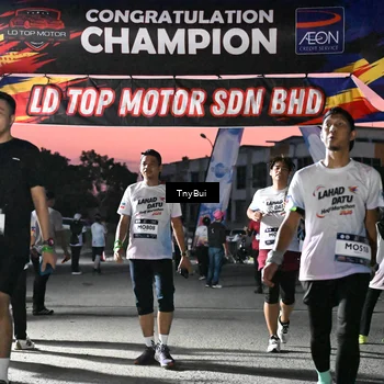 Runner Photo 7698135