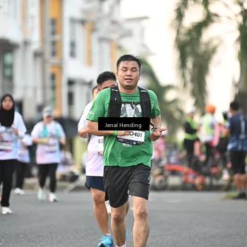 Runner Photo 7698140