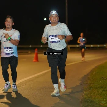 Runner Photo 7698163
