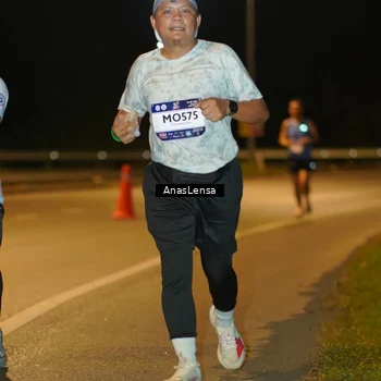 Runner Photo 7698170
