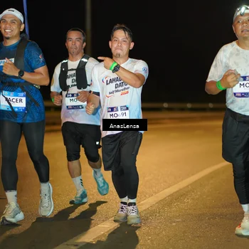 Runner Photo 7698173