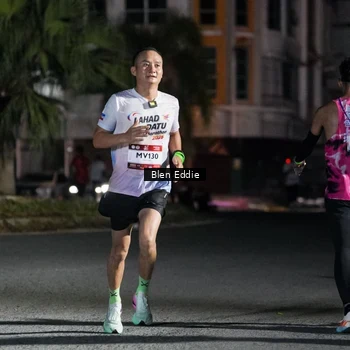 Runner Photo 7698193