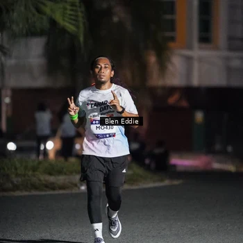 Runner Photo 7698202