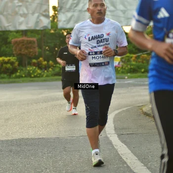 Runner Photo 7698210