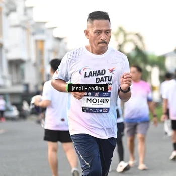 Runner Photo 7698299