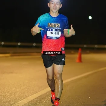 Runner Photo 7698306