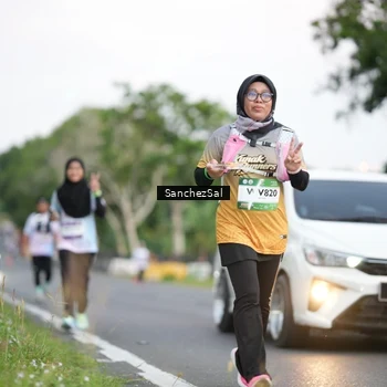 Runner Photo 7698309