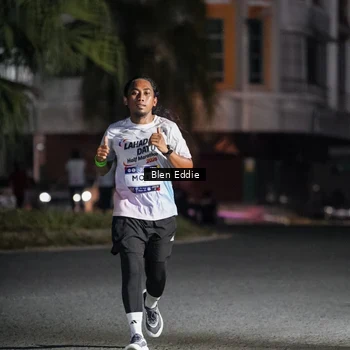 Runner Photo 7698330