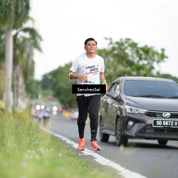 Runner Photo 7698377