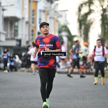 Runner Photo 7698402