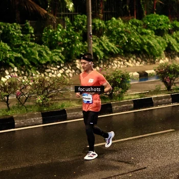 Runner Photo 7698426