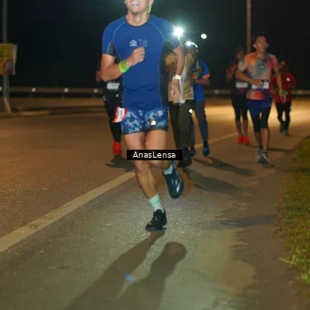 Runner Photo 7698443