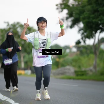Runner Photo 7698448