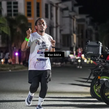 Runner Photo 7698452