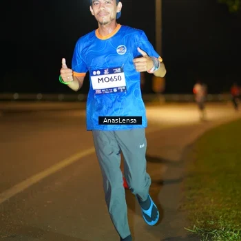 Runner Photo 7698467