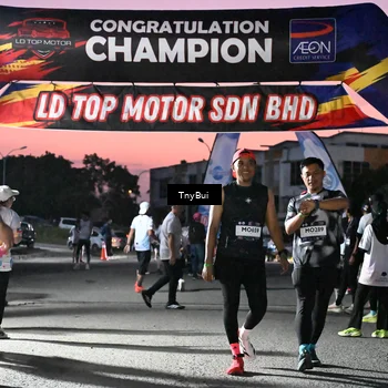Runner Photo 7698475