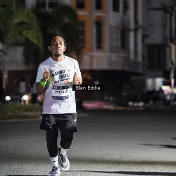 Runner Photo 7698476
