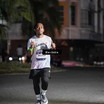 Runner Photo 7698494